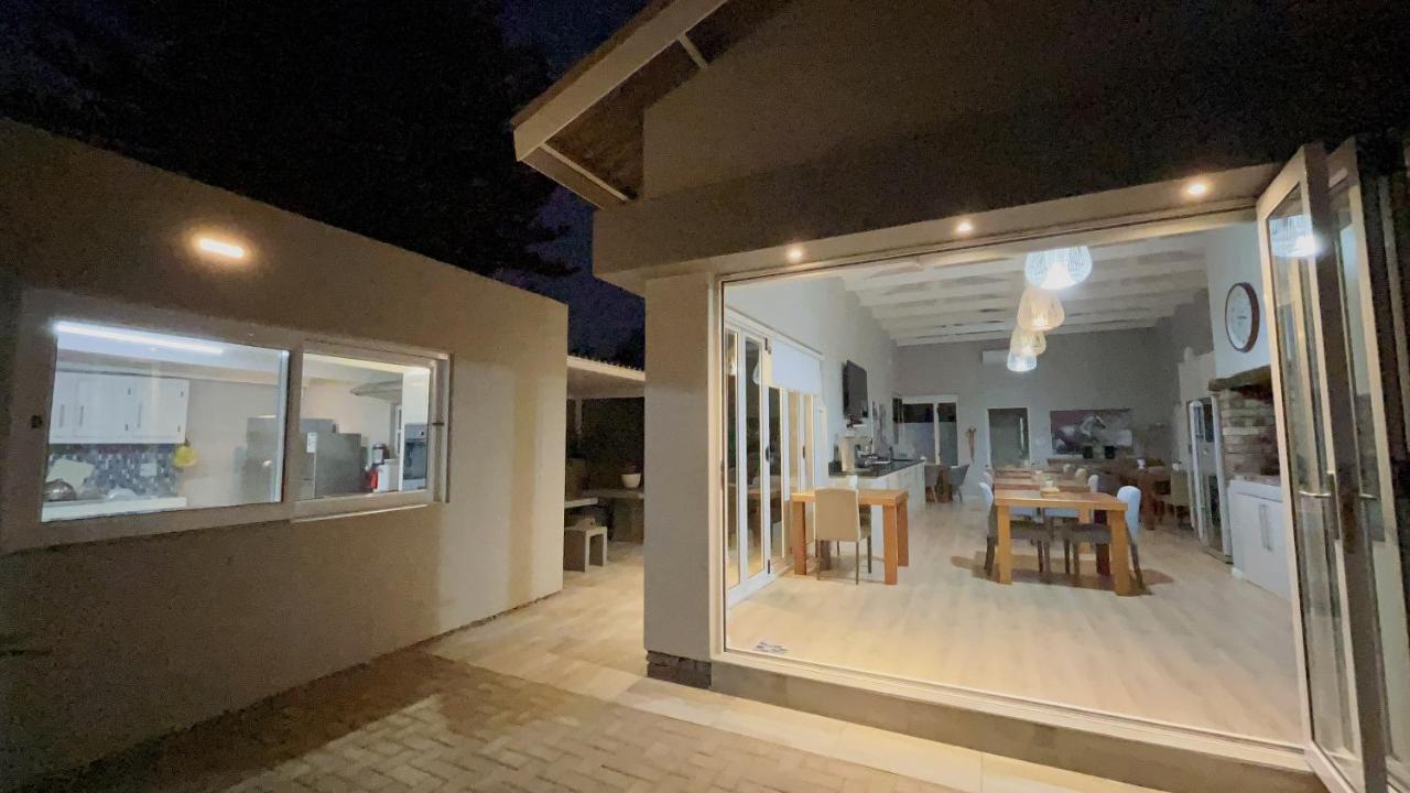 Aha! Cheers Guesthouse 拾间-海 Walvis Bay Bagian luar foto