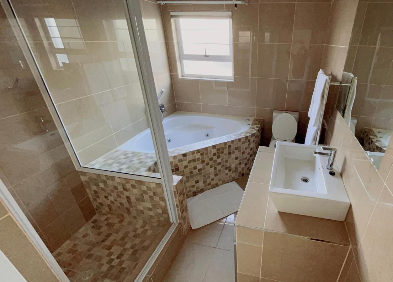 Aha! Cheers Guesthouse 拾间-海 Walvis Bay Bagian luar foto