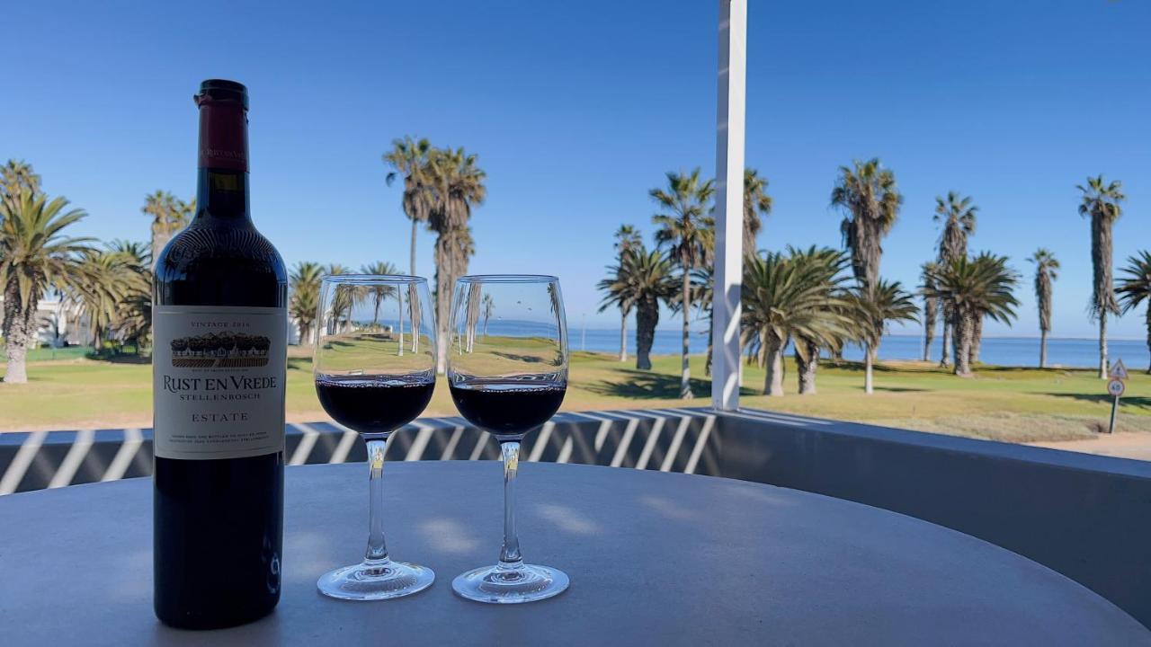 Aha! Cheers Guesthouse 拾间-海 Walvis Bay Bagian luar foto