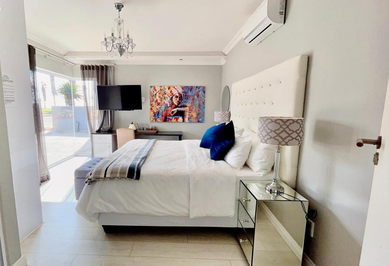Aha! Cheers Guesthouse 拾间-海 Walvis Bay Bagian luar foto